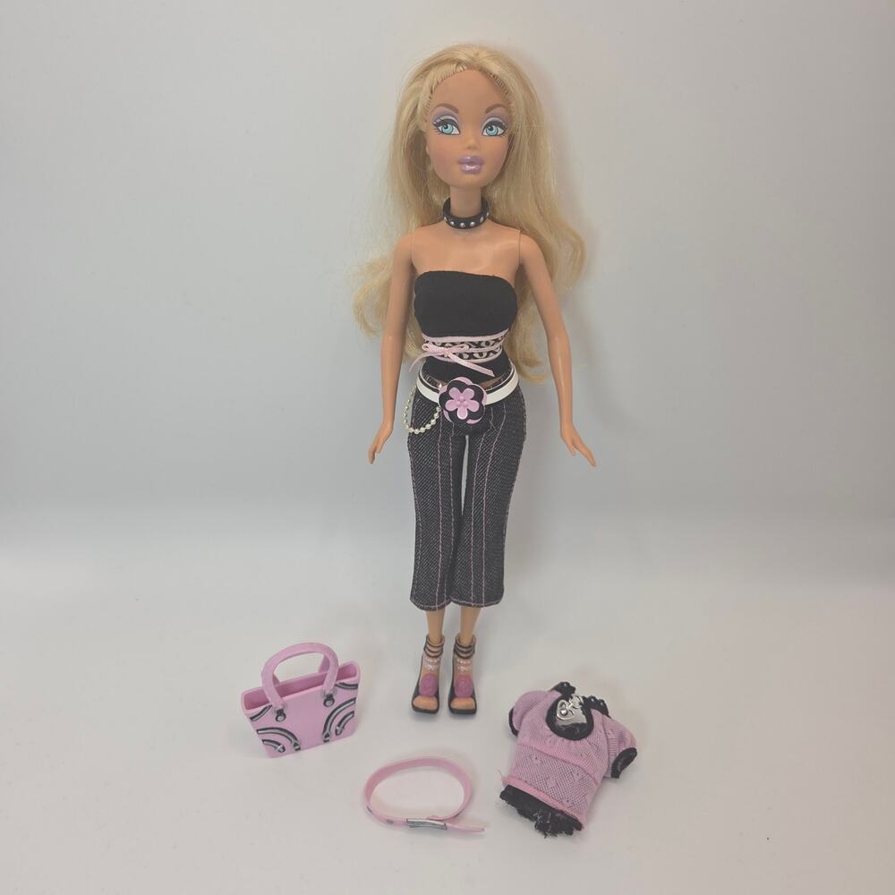 2004 Mattel My Scene Barbie Shopping Spree Levi's Kennedy Doll + Clothes